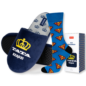 Set of 1x Colorful SOXO Superman socks and 1x Men's slippers