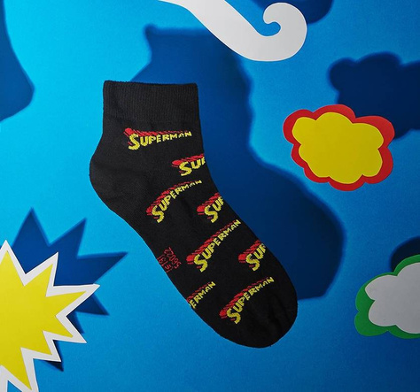 SOXO schwarze Herren kurze Socken | Superman Muster 