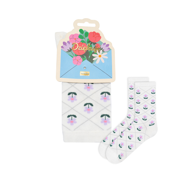 Women's feet with inscriptions SOXO pink