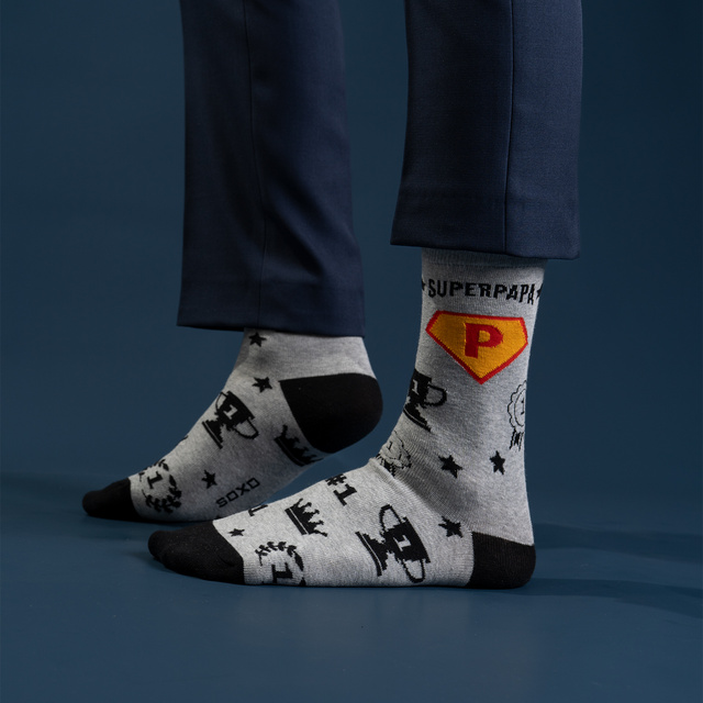 Set of men's socks Super Papa in a cup with a keychain