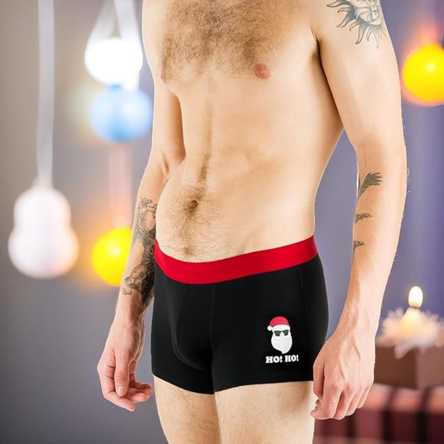 Set mit 2x Herrensocken + 2x Boxershorts mit Weihnachtsmotiv in einzigartiger Verpackung | SOXO