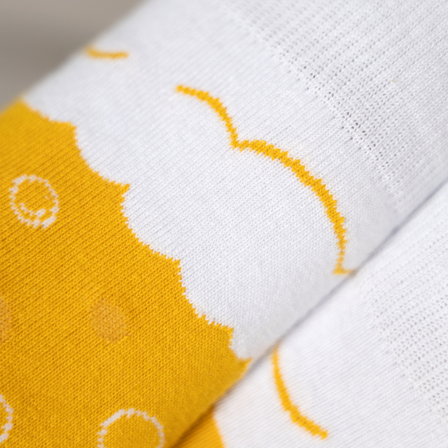 1 Paar von lustigen Socken mit Bierkrugmotiv in einzigartiger Verpackung | Herrensocken | SOXO