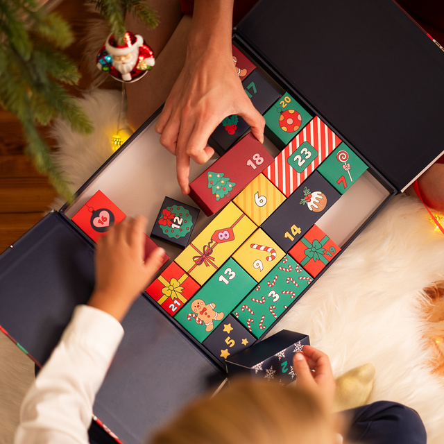 Advent calendar with socks 12-pack