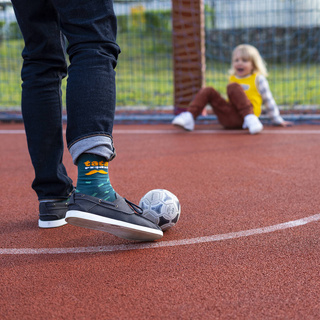 Bunte Set 1x Herrensocken SOXO Superman und 1x Hausschuhe