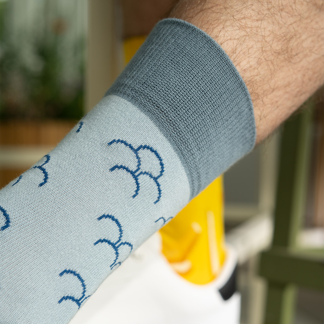 2 Paar von lustigen Socken mit Fisch und Chips motiv in einzigartiger Verpackung | Damen-/Herrensocken | SOXO