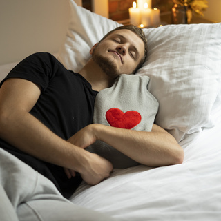 Wärmflasche mit Herz-Bezug 1,8 L