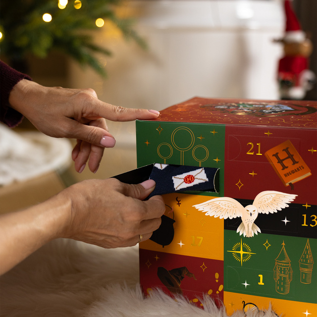Kalendarz Adwentowy ze Skarpetkami Harry Potter 24-pak