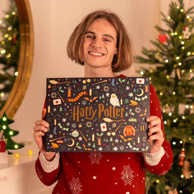 Kalendarz Adwentowy ze Skarpetkami Harry Potter 12-pak