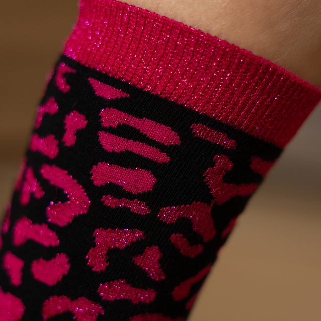 3 Paar von lustige Socken mit Leopard Motiv in einzigartiger Verpackung | Damensocken | SOXO