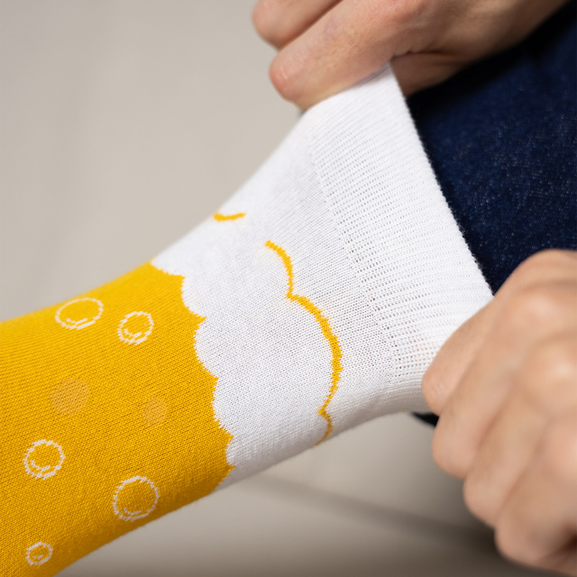 Set of men's socks SOXO in a beer mug with pads
