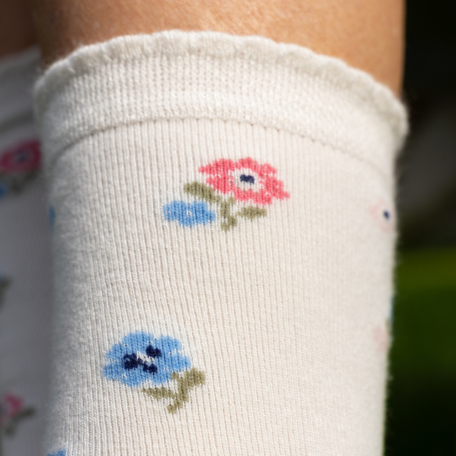 Bambussocken mit Blumenmuster