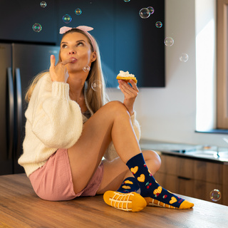 2 Paar von lustigen Socken mit Waffelnmotiv in einzigartiger Verpackung | Damensocken | SOXO