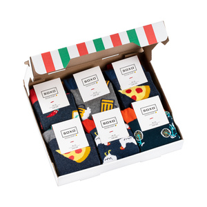 Set mit 6 bunten SOXO GOOD STUFF Socken in einer Pizzaschachtel