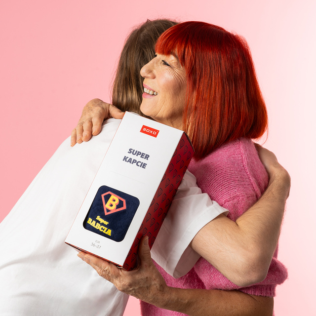 Hausschuhe für Oma SOXO mit polnischer Inschrift in einer Geschenkbox