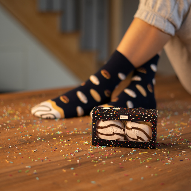 Set of 2x Women's SOXO Donut Socks in a Pink Box, perfect for a gift