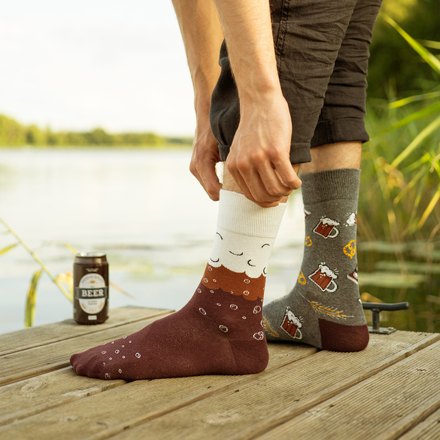 Set von 2 Herrensocken in einer Bierdose | SOXO